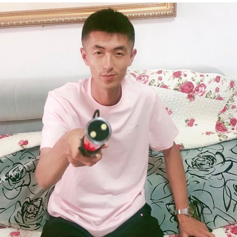 转身留下孤独的她的第一张照片--晋江相亲网